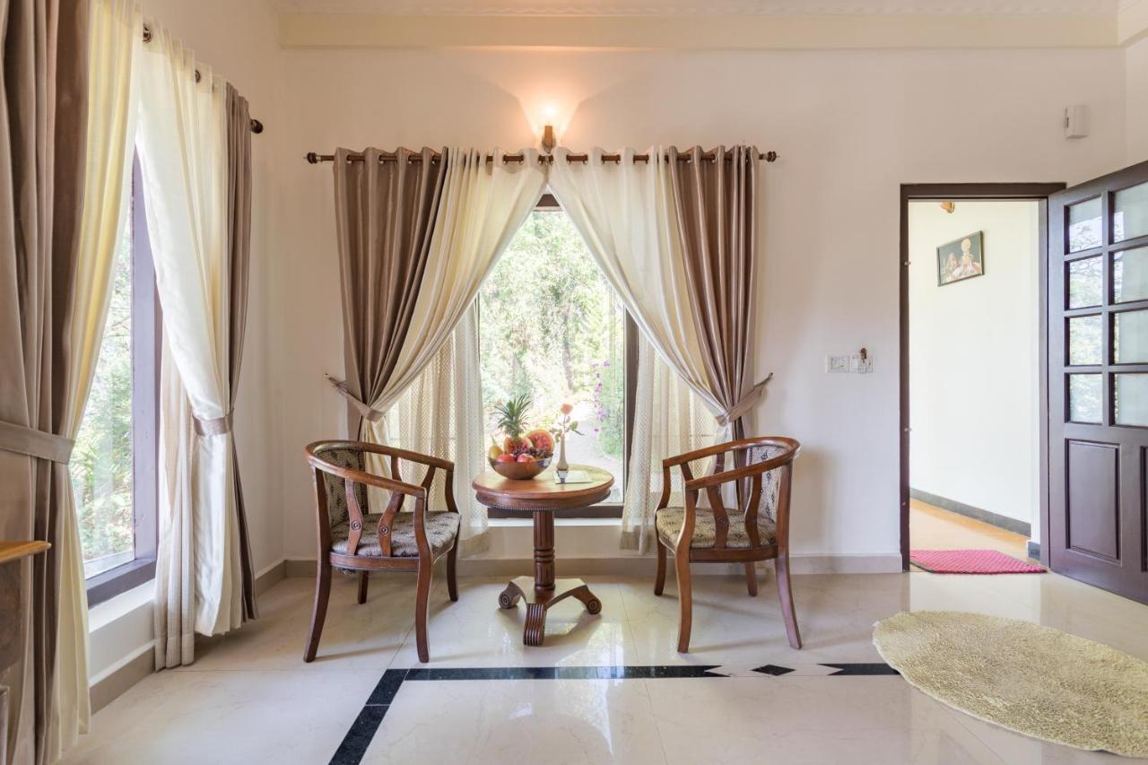 Hotel Violet Woods Munnar Esterno foto