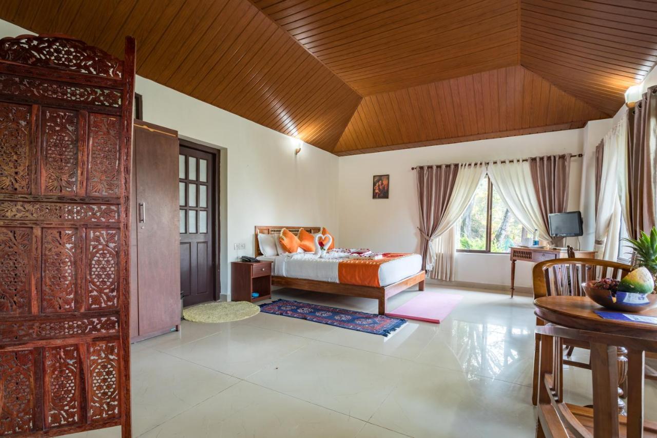 Hotel Violet Woods Munnar Esterno foto
